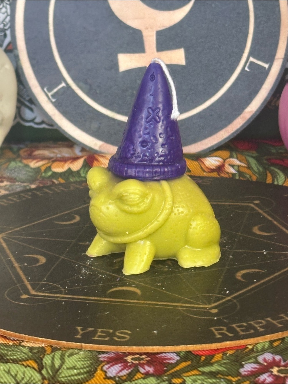 Wizard Toad Candle - Picture 2 of 9